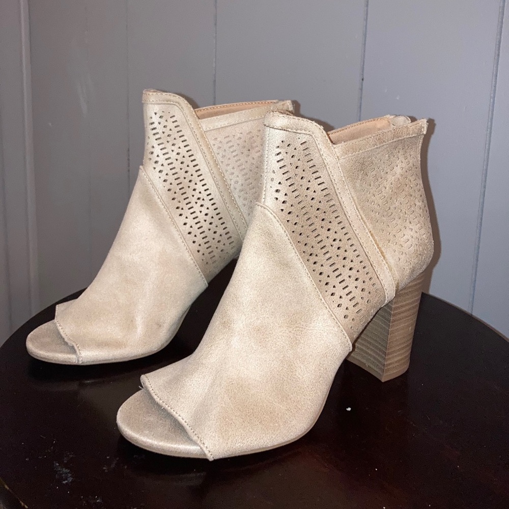 Beige Shoes